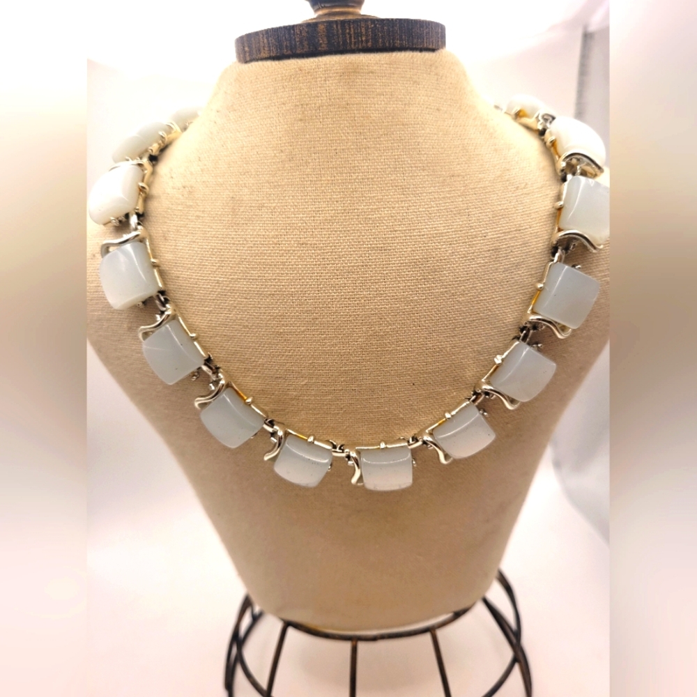 Coro Moonglow Vintage Necklace